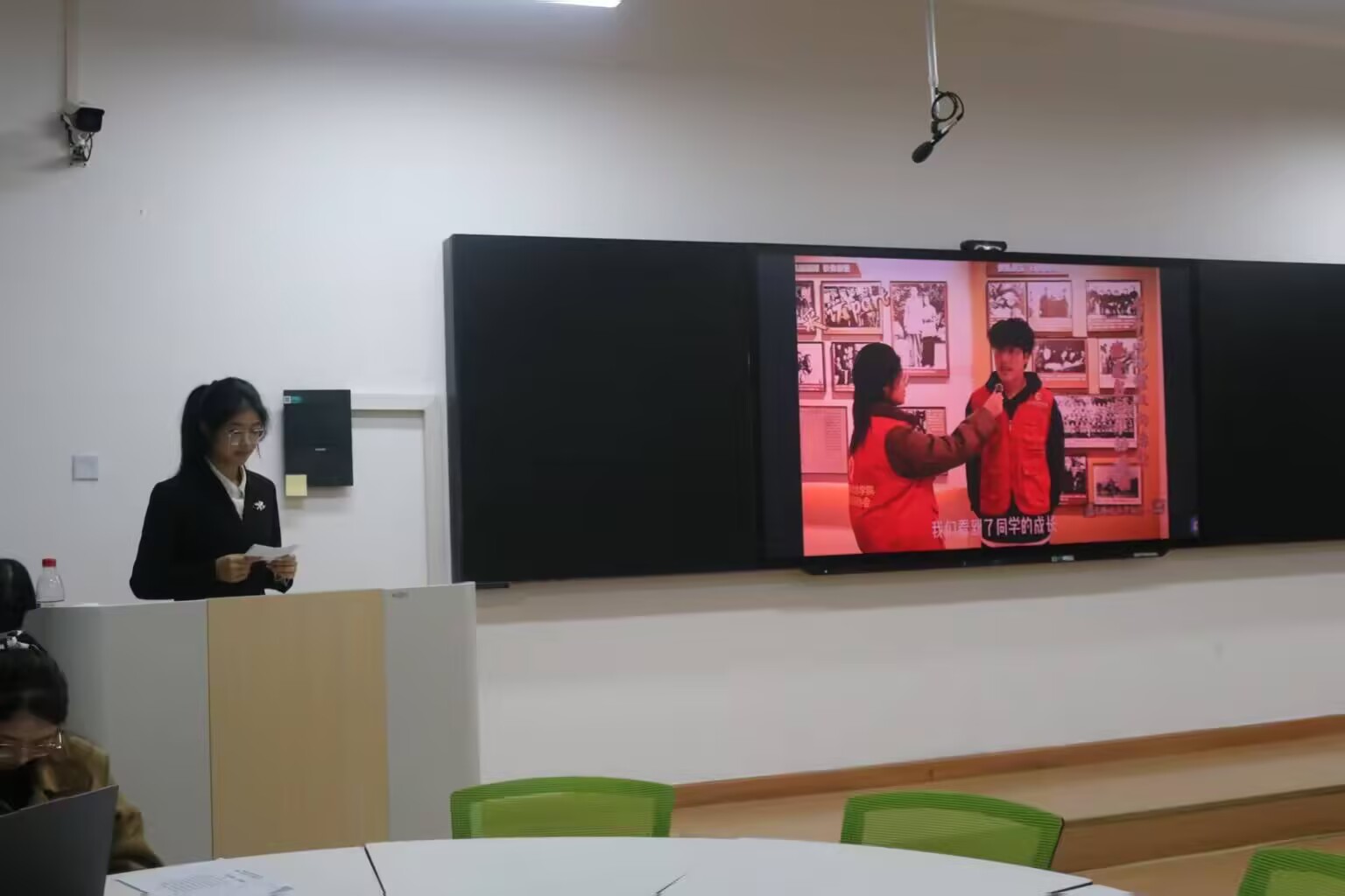 ����ʯ�ʹ�W(xu��)�ϳ�У�^(q��)����־Ը�߅f(xi��)��(hu��)�ɹ��e�k��־Ըʯ�󡤃�(y��u)���(xi��ng)Ŀ���u(p��ng)�Ȼ��(d��ng)�Qِ